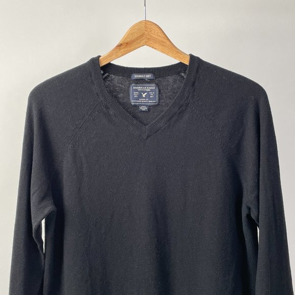 Men's American Eagle Seriously Soft Classic Fit Black V Neck Sweater, Size M - Picture 2 of 7